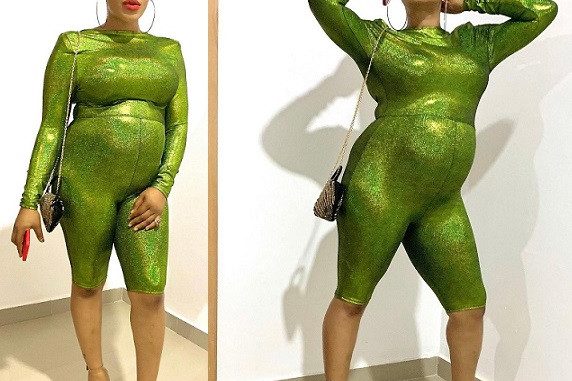 Nollywood actress, Uche Ogbodo flaunts her baby bump in new photos