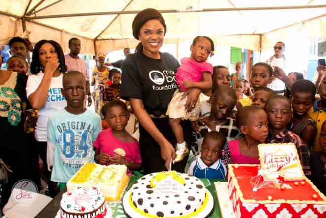Photos: Nollywood’s Omoni Oboli Spends 40th Birthday With Children In Makoko, Launches Kitchen To Feed 500 Kids Weekly