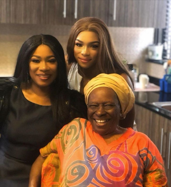 Regina Askia, her mother, and her daughter look beautiful in this three-generation photo