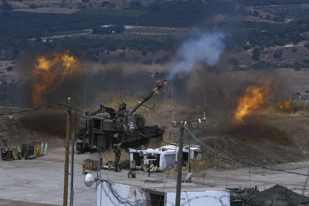 Hezbollah, Israel trade fire for the third day running in dangerous Middle East escalation (photos)