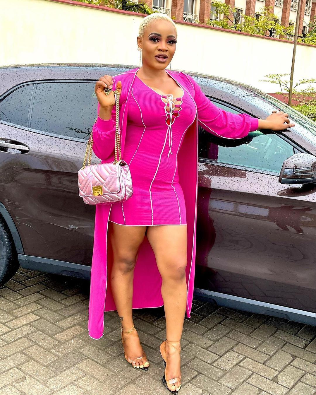 Actress Uche Ogbodo replies follower who advised her to 'tie normal clothes' Igbo women use after childbirth