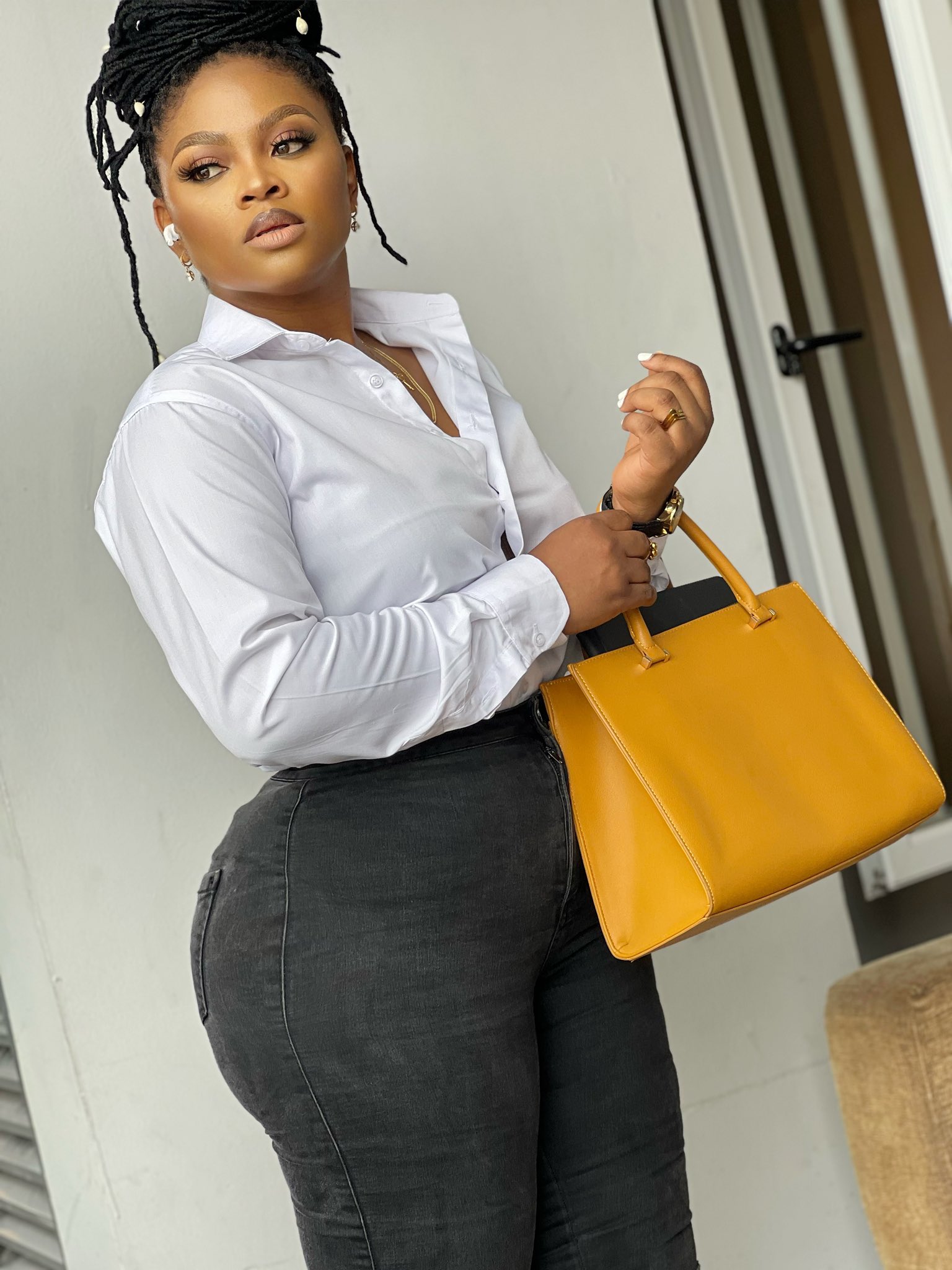 BBNaija star, Tega Dominic reacts after being called a retired as**wo